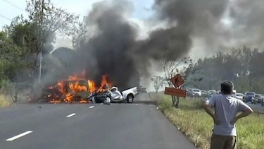 Choque entre minibús y camioneta en Tailandia deja 25 muertos
