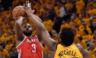 Rockets vencen al Jazz y se ponen arriba 3-1 en las semifinales