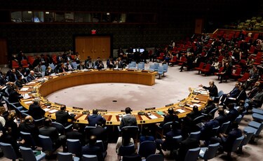 Rusia confirma que suspende la circulación de buques por el mar Negro