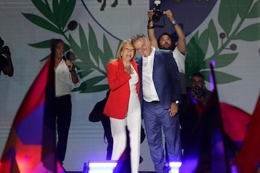 Frente Amplio vuelve al poder en Uruguay con Yamandú Orsi como presidente