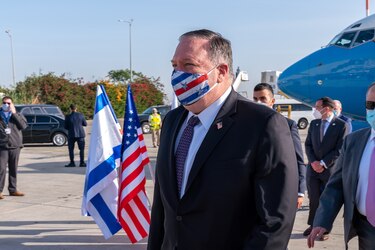 En Jerusalén para discutir la ‘anexión’, Pompeo acusa a Irán de ‘fomentar el terror’