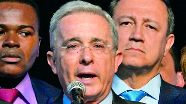 ÁlvaroUribe niega haber escondido dinero