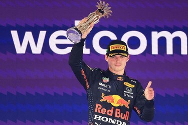 Max Verstappen renueva contrato con Red Bull hasta 2028