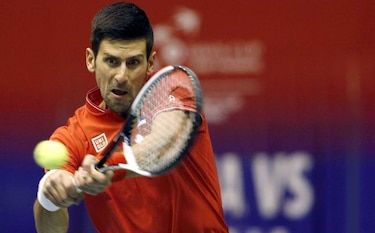 Djokovic sufre para pasar a  octavos de final