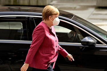 Merkel toma las riendas frente a las regiones en gestión de la Covid-19 en Alemania