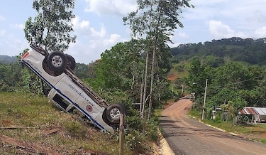 Miembros del Sinaproc sufren accidente en Río Indio cuando entregaban bolsas de alimentos