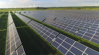El mundo bate un récord con más de un 30% de electricidad renovable gracias a la energía solar y eólica