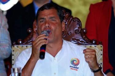 Presidente de Ecuador destaca estabilidad y logros en 2013