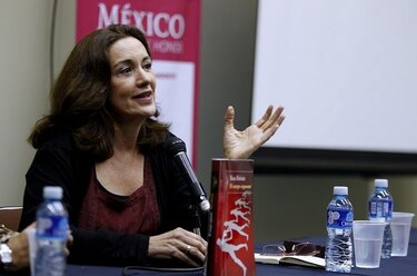 Rosa Beltrán,  entre sábanas en ‘Escenarios y provocaciones’