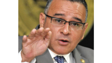 Ordenan detención de expresidente Funes por nuevos delitos