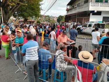 Miles de personas madrugaron para asistir a las Naviferias