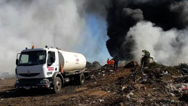 Arde el vertedero municipal de Chitré; funcionarios intentan apagar el fuego
