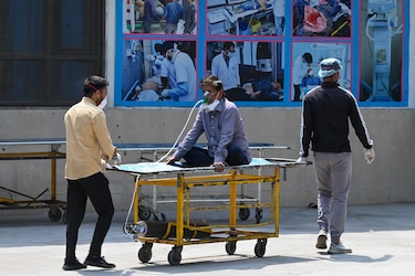 India registra récord de muertes por Covid-19