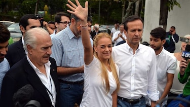 Mireya Moscoso confirma retiro de credenciales a expresidentes