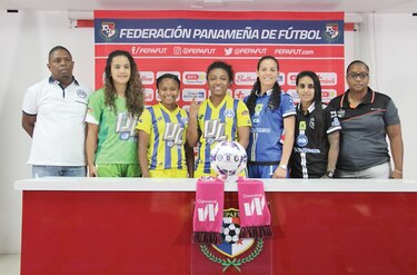 Universitario y Tauro se disputan la supremacía del fútbol femenino