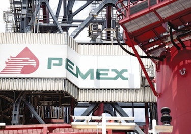 Exdirector de Pemex solicita amparo para evitar juicio