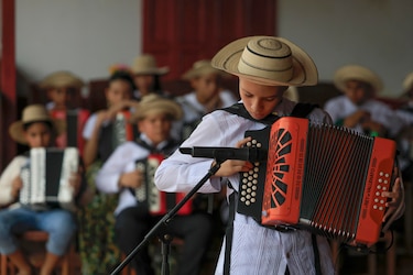 ¿Cuánto cuesta mantener viva la tradición? El reto económico del Festival de la Mejorana