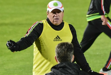Ante Chile vamos a tener todo en contra, dice el técnico de México