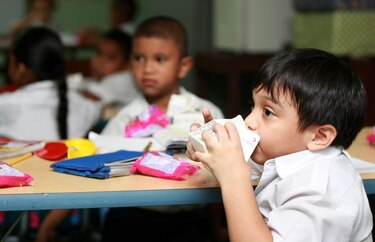 Ganaderos rechazan uso de leche en polvo importada en programa escolar, Meduca responde