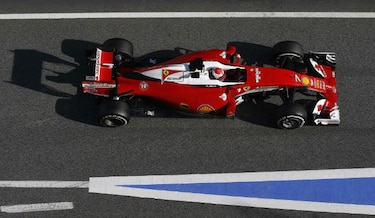 Raikkonen domina tercer día de ensayos