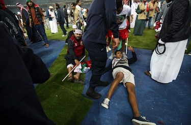Once heridos en un estadio de Kuwait tras caída de una cerca