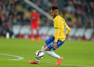 Brasil golea a Turquía con doblete de Neymar y sigue invicto con Dunga