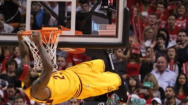 Heat le pega a LeBron en su regreso a Miami