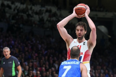 Pau Gasol se luce y España avanza a semifinales