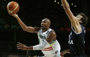 Barbosa y Varejao lideran selección brasileña para Río-2016