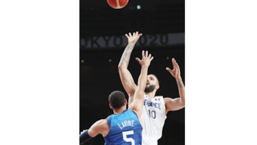 Francia baja de las nubes a Estados Unidos en baloncesto