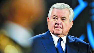 Dueño de Panthers venderá el equipo