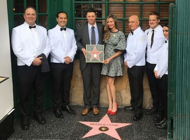 De Chaplin a Tarantino: icónico restaurante recibe estrella en Hollywood