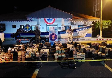 Decomisan una tonelada de cocaína y detienen a tres personas en Punta Mala
