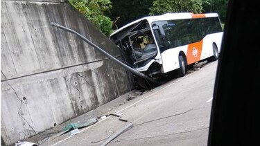 Al menos 10 personas heridas luego de que Metro Bus colisionara en el corredor Norte