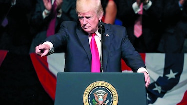 Torre en Toronto elimina el nombre Trump de su fachada