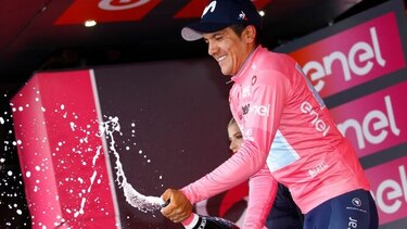 Ecuatoriano Carapaz sigue liderando el Giro de Italia