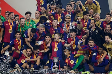 Barcelona conquista la Supercopa goleando al Real Madrid