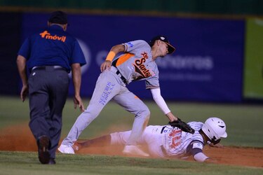 Los Santos deja en el camino a Metro y ahora va ante el favorito Herrera en el béisbol juvenil