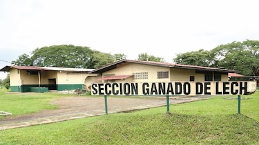 Sancocho y promesas en el INA