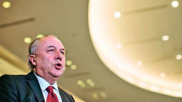 Grupo debate compra de Opel