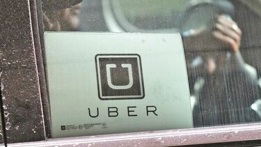 Uber comunica a sus usuarios que ya no cobrará en efectivo