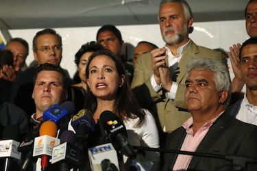 Machado comienza viaje para hablar en la OEA sobre el caso venezolano