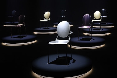 El diseñador francés Philippe Starck reinventa la silla medallón, icono de Dior