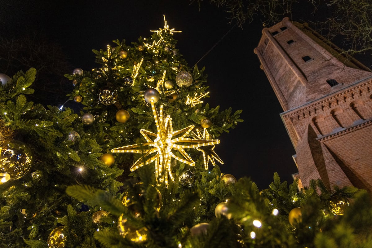 Así se ilumina el mundo para recibir la Navidad