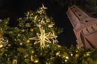 Así se ilumina el mundo para recibir la Navidad