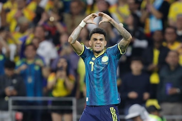Colombia vence 3-1 a Uzbekistán y lidera el Grupo K