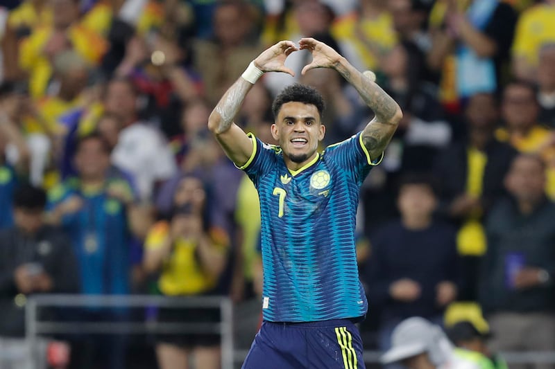 Colombia vence 3-1 a Uzbekistán y lidera el Grupo K