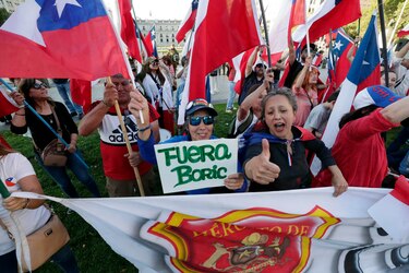 Más del 55% de los chilenos rechazan la propuesta de una Constitución conservadora