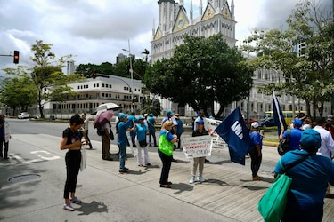 Grupos que se oponen al contrato minero siguen en las calles; se movilizan hacia la Asamblea