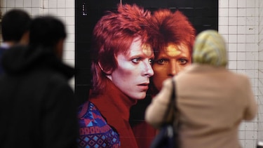 David Bowie invade una estación de metro en Nueva York
